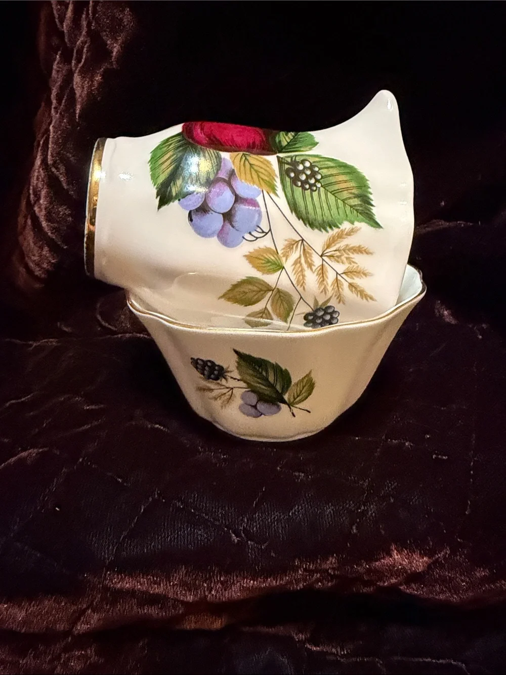 Porcelain Creamer and Sugar Set with Fruit Motif - White